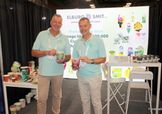 Gerard van Rijn and Jan-Marc Oosting from Elburg Smit. The company was presenting its fully compostable material: AgriCard, which is made from agricultural waste.