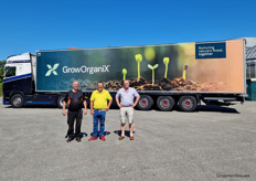 On August 1, GrowOrganiX celebrated their first anniversary. They also strategically set up a truck.