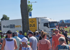 After the cyclists had passed, the trucks at ABC Westland wanted to move on soon. The roads quickly reopened.