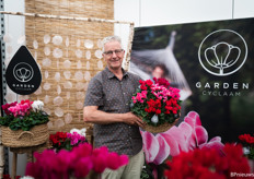 Peter Rodenrijs attends the fair on behalf of all cyclamen growers affiliated with Royal FloraHolland to promote the cyclamen as an outdoor plant. 