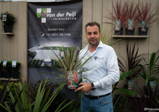 Jean-Pierre van der Peijl (van der Peijl tuinplanten) with the 'silver' winner