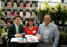 father and son; Menno and Peter Vlasveld (Vlasveld Tuintechnieken) with Peter's sister-in-law.