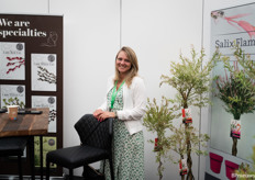 Chantal (Salixkwekerij Bontekoe) with a salix that has a twisted trunk.