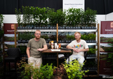 Mart Peeters and Stijn van Os (Smart Plants) with their range