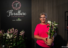 Jolanda Nieuwenhuijze of Florallure shows off a beautiful dendrobium nobile.