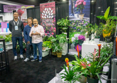 Samuel Kersenbrock, Joseph Shahum, Elisabeth & Alexandria, visited by Trish Owczarek, Hopman Flower Farms 