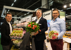 Don van Luijk, Gerard Hoogenraad and Joost de Kok. Queen is a Danish breeder who have their own production in Denmark. In the Netherlands, the brand partners are Jan van Luijk and Pligt Professionals, and in cut flowers Laurant Fleur. The brand partners sell Queen. Jan van Luijk has 6 and 9 cm kalanchoe and 10.5 cm Euphorbia. Pligt Professionals 12 and 14 cm Kalanchoe and also Euphorbia 12 and 14. Queen Flowers itself 6, 10.5 and 13 cm Kalanchoe and Euphorbia 10.5 cm