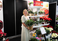 Anita from kwekerij Martin van der Velden with the Helleborus